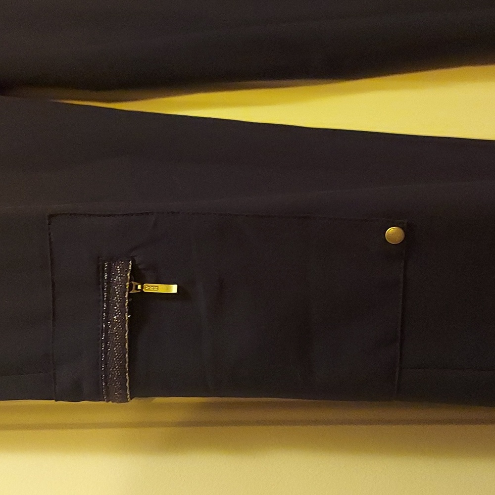 Zenergy By Chico's Lightweight Athleisure Pants - Picture 2 of 7